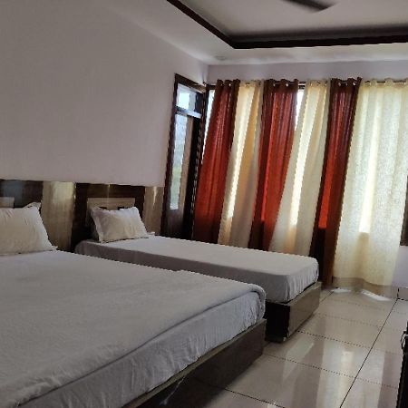 Oyo Hotel Laksh Kurukshetra Exteriör bild