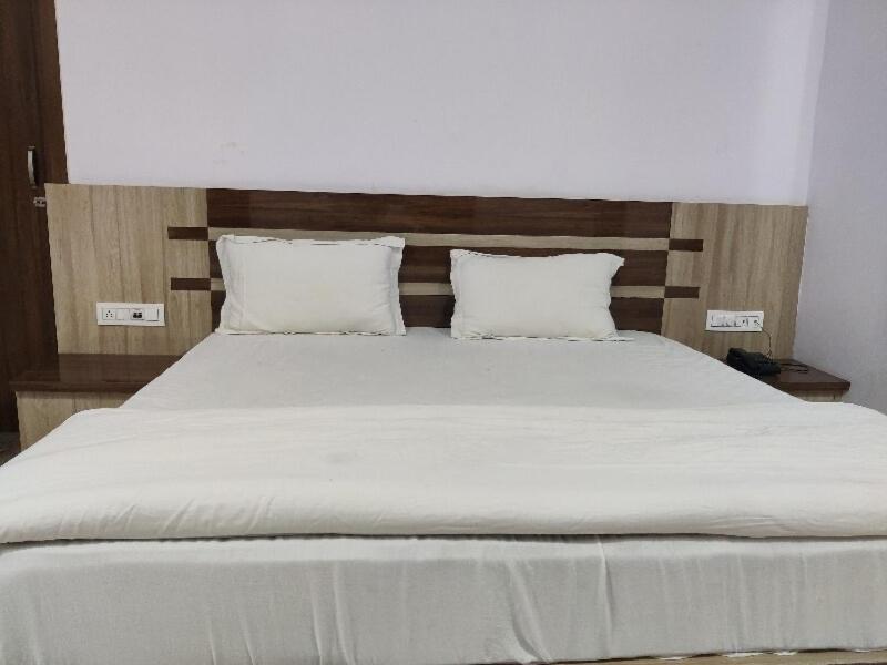 Oyo Hotel Laksh Kurukshetra Exteriör bild